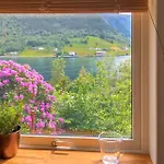 Vakantiehuis Lovely In With Kitchen *